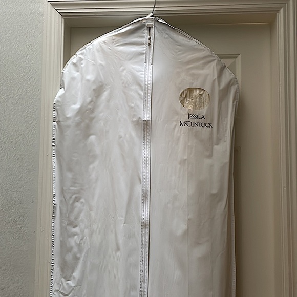 WEDDING BELLS! Jessica McClintock Ivory Lace Gown, new w tags, retail $388. - Picture 9 of 9